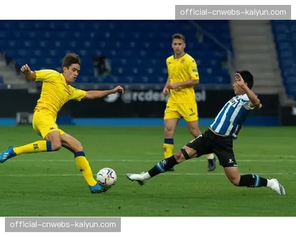 西班牙警方破获一个涉嫌操纵西乙联赛的赌博团伙，逮捕12人。